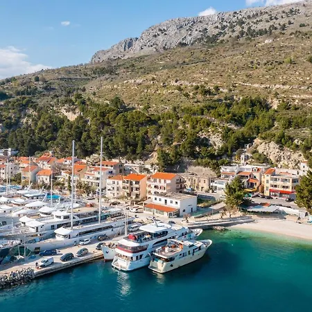 J.b. Beachfront * Jesenice (Split-Dalmatia)