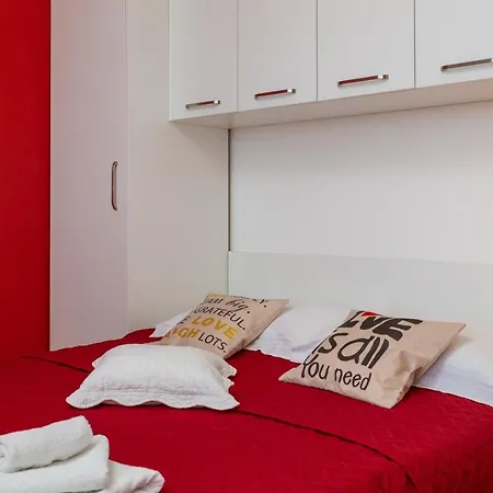 J.b. Beachfront Jesenice (Split-Dalmatia)