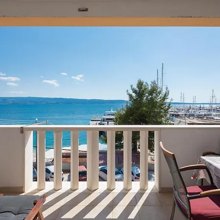 J.b. Beachfront Apartment *