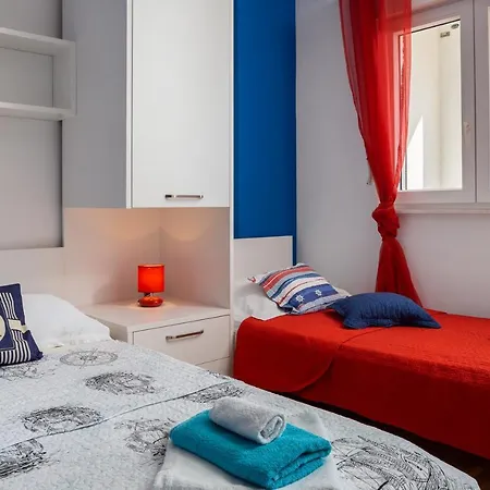 J.b. Beachfront Apartman *