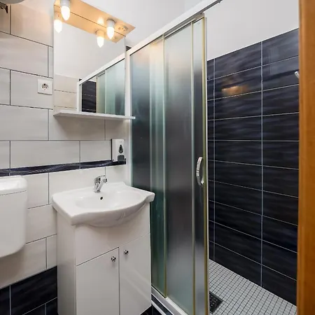 Apartment J.b. Beachfront Jesenice (Split-Dalmatia)