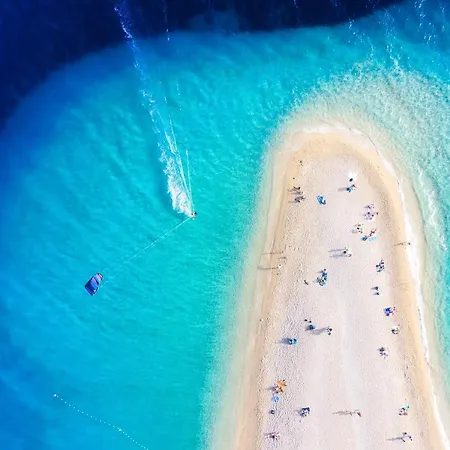J.b. Beachfront * Jesenice (Split-Dalmatia)
