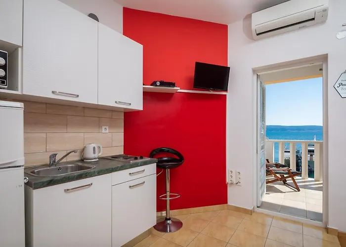 J.b. Beachfront Apartment