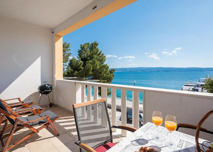 J.b. Beachfront Apartment