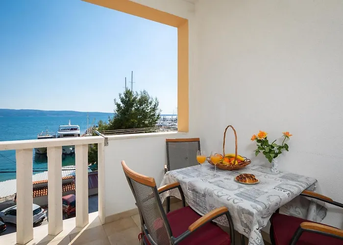 J.b. Beachfront Apartment