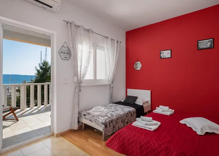 J.b. Beachfront アパート イェセニツェ