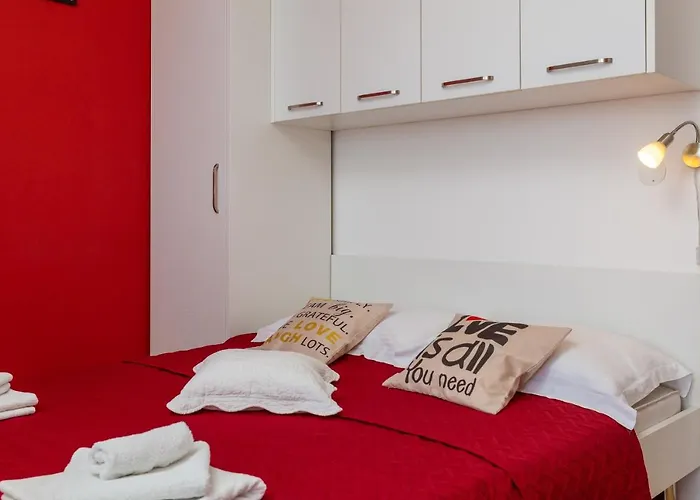 J.b. Beachfront Jesenice (Split-Dalmatia)
