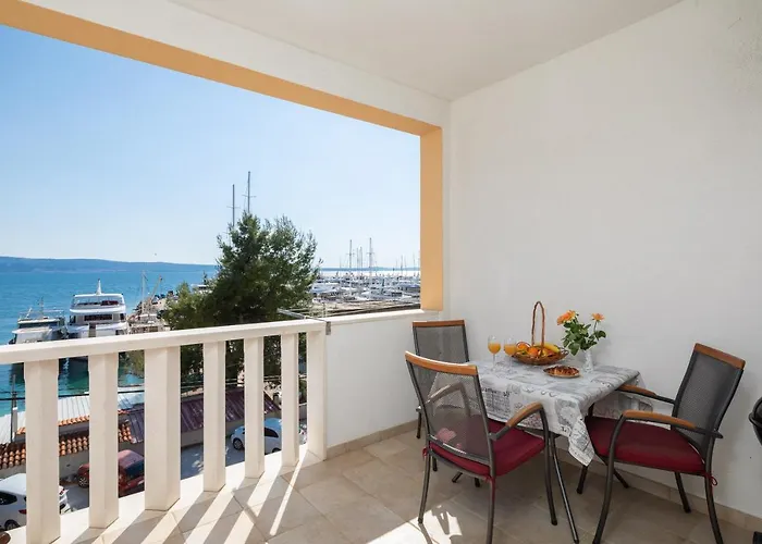 J.b. Beachfront Apartment *